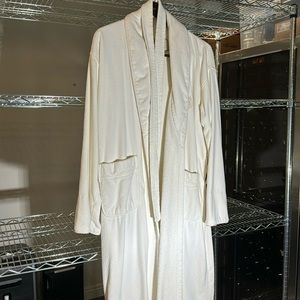 Four Seasons Hotels Robe. Luxury!